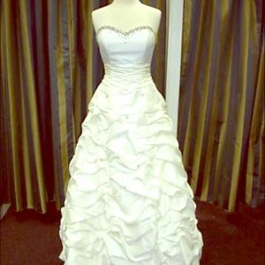 Venus bridal wedding dress, size 10 ivory
